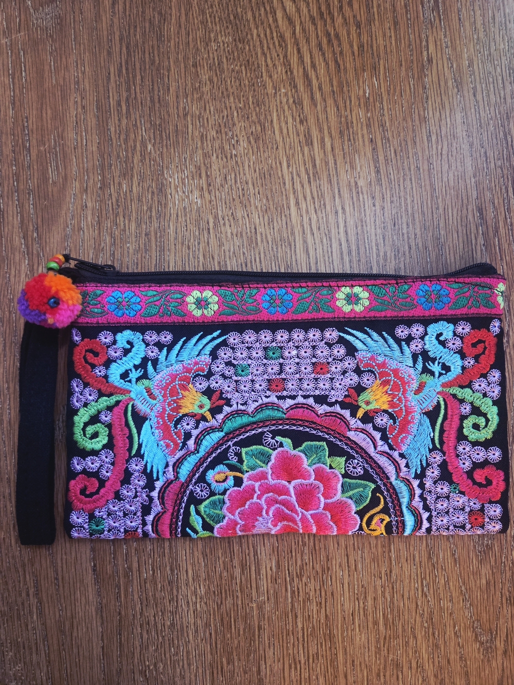 Embroidered Floral / Bird  Wristlet Clutch - Multicolor